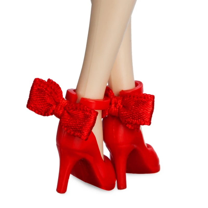 Snow White Ultimate Princess Celebration Limited Edition Doll 6 Snow White Ultimate Princess Celebration Limited Edition Doll - Image 4