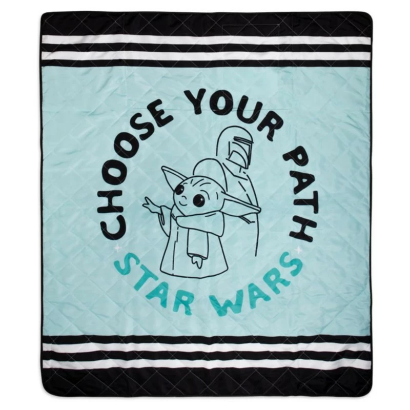 Star Wars: The Mandalorian Picnic Blanket Tote 6 Star Wars: The Mandalorian Picnic Blanket Tote - Image 4